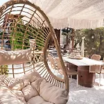 Sunrock - Petunia Lägenhetshotell Naxos City