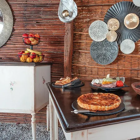 Sunrock - Petunia Naxos City