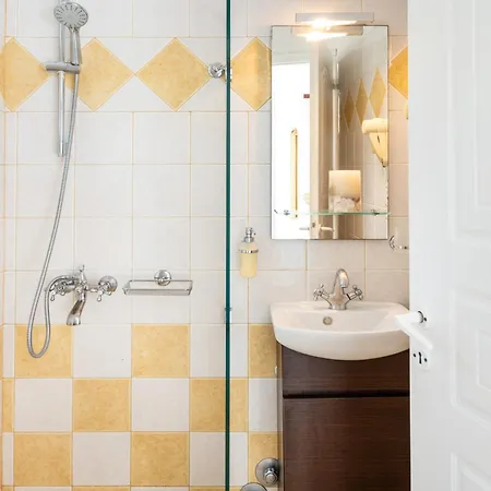 Sunrock - Petunia Appart hôtel